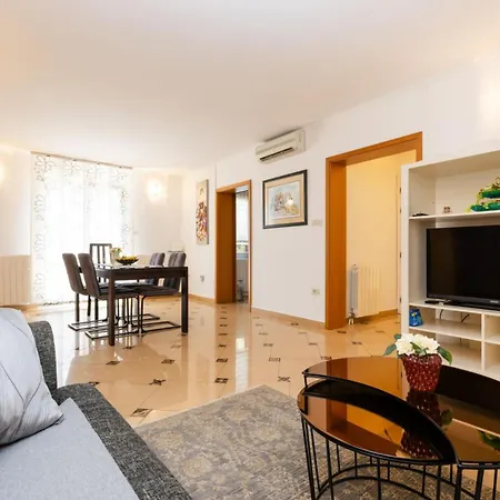 Apartament Emma