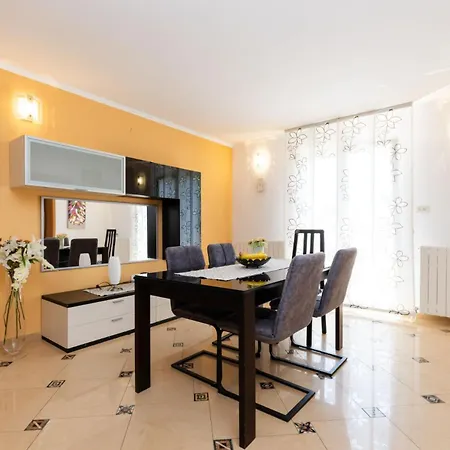 Emma Apartament *