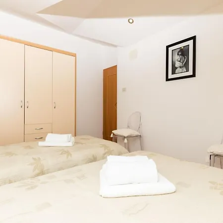 Apartament Emma *