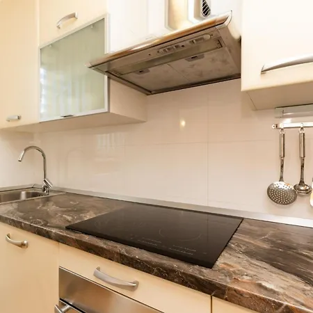 Emma מאלי לוסיניי