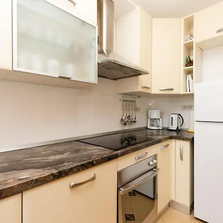 Emma * מאלי לוסיניי