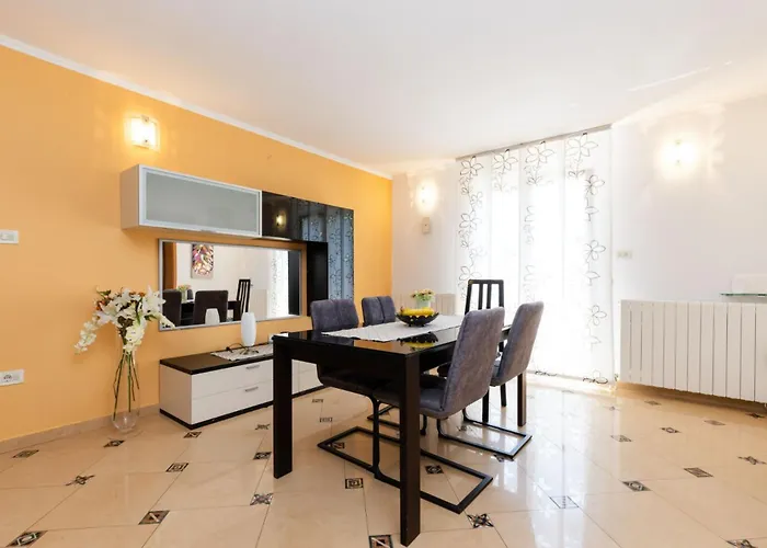 Emma Apartmán *