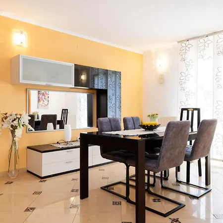 Emma * マリ・ロシニュ