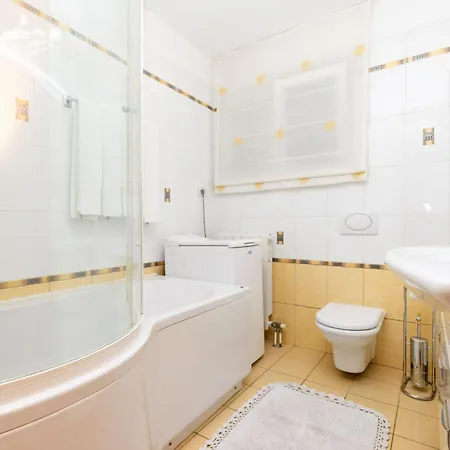 アパート Emma マリ・ロシニュ